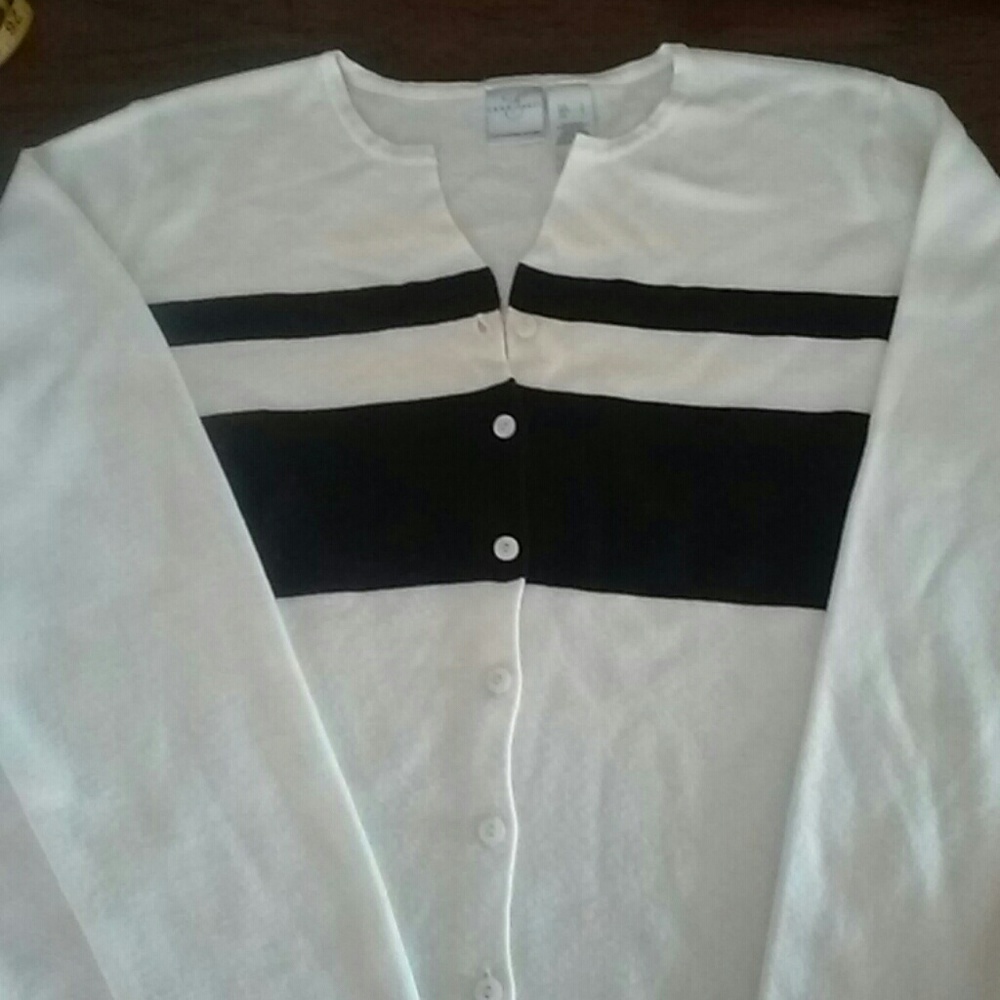 EMMA JAMES Sweater White and Navy Size large